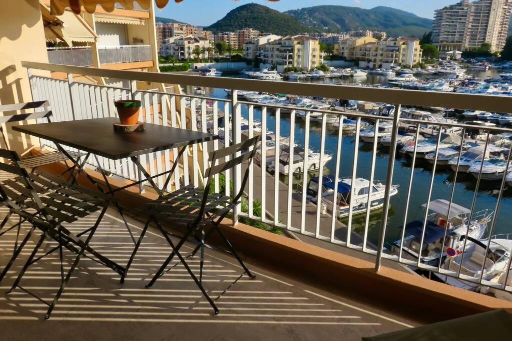 Appartement Lumineux 6 Places Avec Vue Sur Marina มองเดอลิเยอลานาปูล ภายนอก รูปภาพ